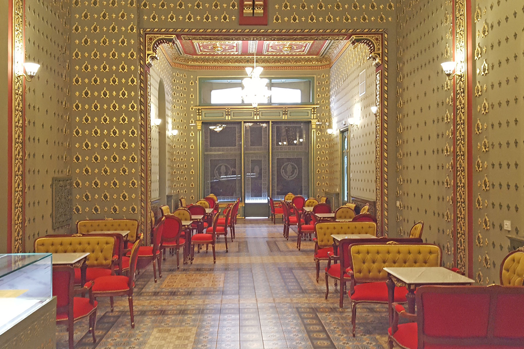 https://ahe-ro.s3.amazonaws.com/9178/hotel-minerva-din-craiova-de-vanzare-artmark-historical-estate-%2810%29.jpg